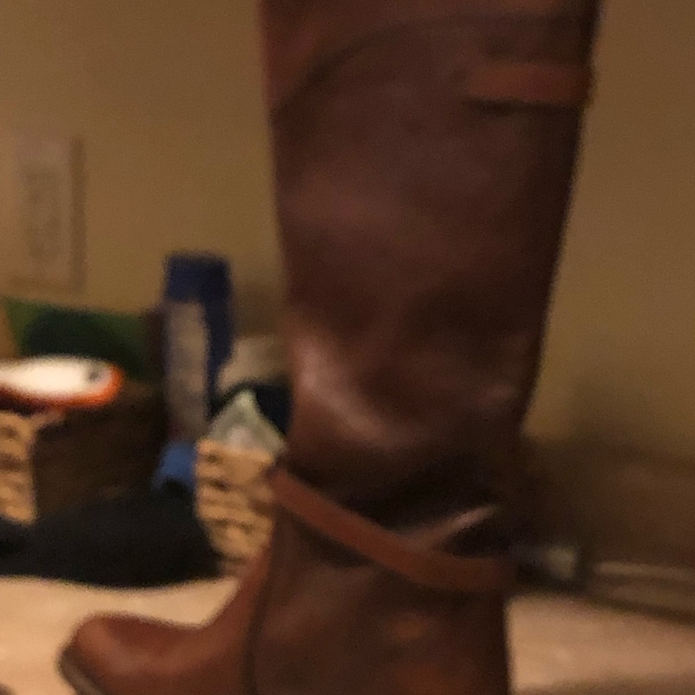 - Frye boots - Picture 4 of 7